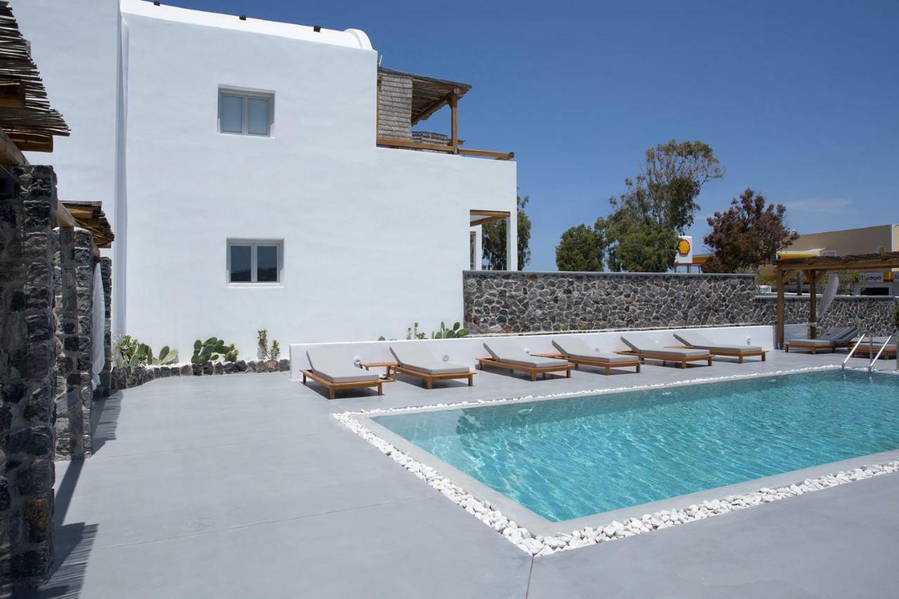 June Twenty 3* Karterados (Santorini)