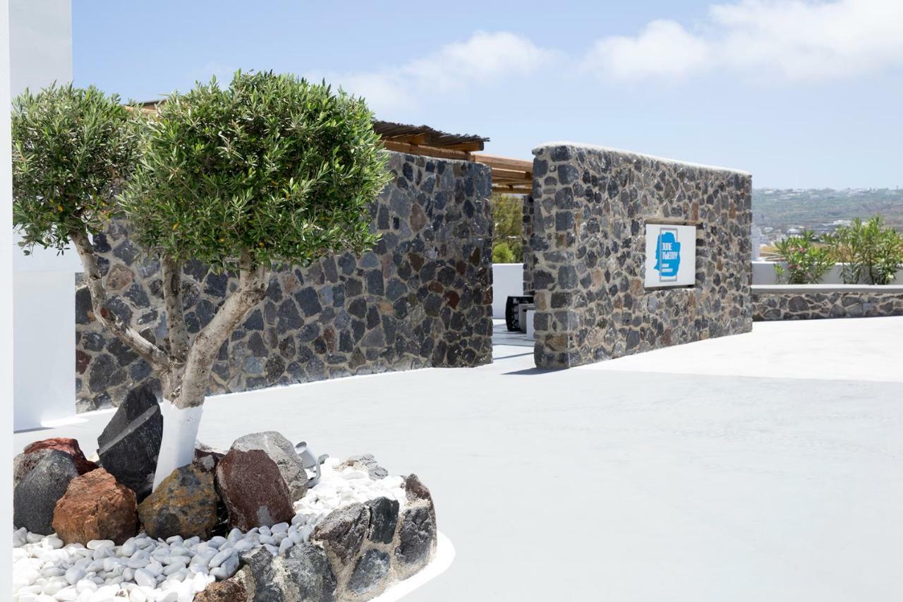 June Twenty 3* Karterados (Santorini)