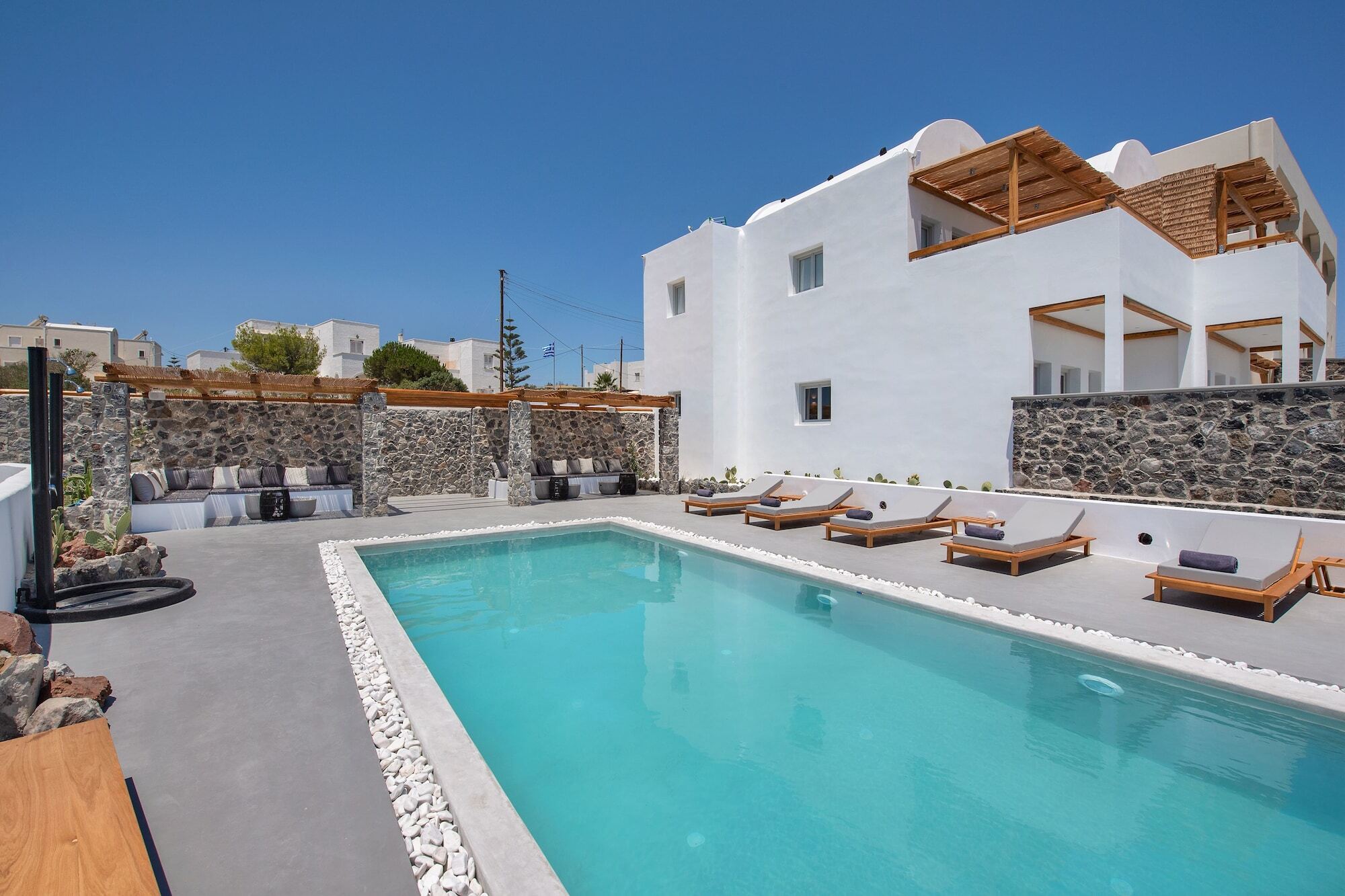 June Twenty 3* Karterados (Santorini)